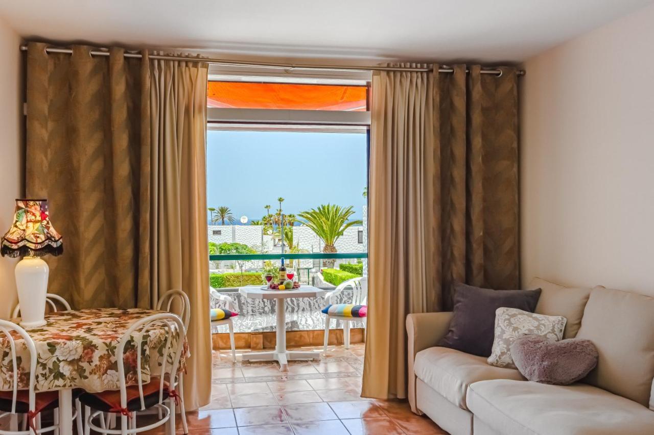 Apartment Apart America - 150 Meters From The Beach, Free Wi-Fi 아로나 외부 사진