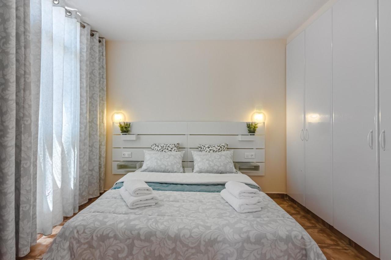Apartment Apart America - 150 Meters From The Beach, Free Wi-Fi 아로나 외부 사진