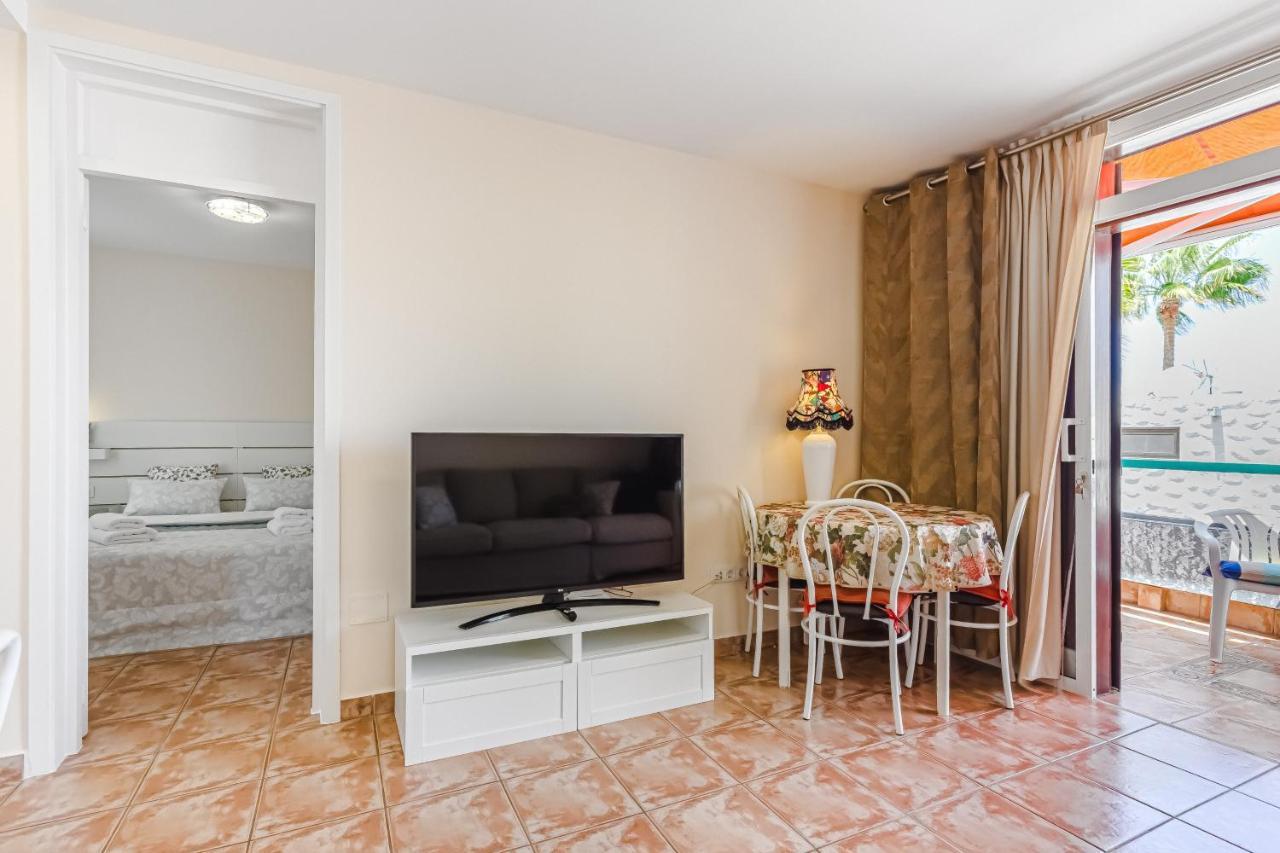 Apartment Apart America - 150 Meters From The Beach, Free Wi-Fi 아로나 외부 사진