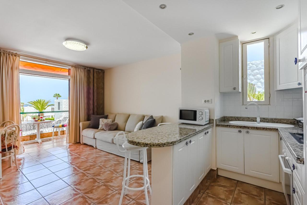 Apartment Apart America - 150 Meters From The Beach, Free Wi-Fi 아로나 외부 사진