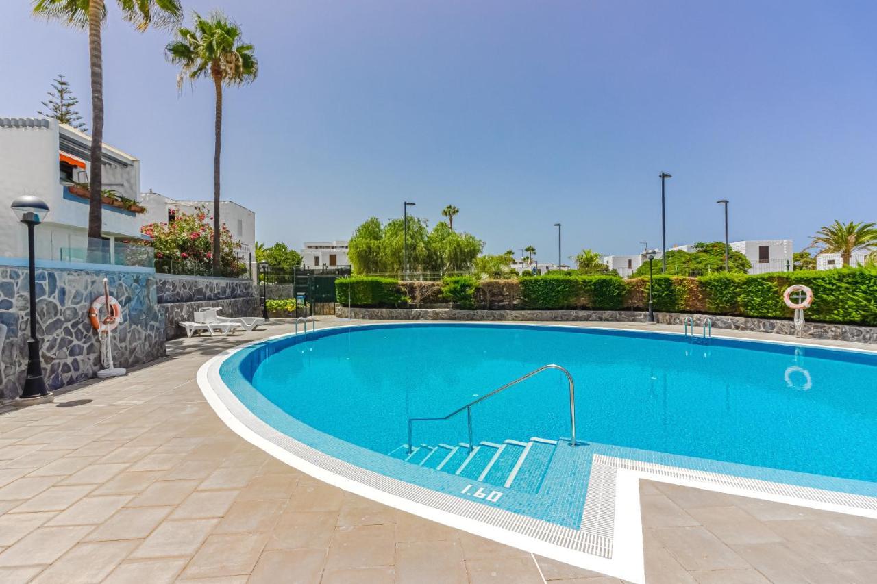 Apartment Apart America - 150 Meters From The Beach, Free Wi-Fi 아로나 외부 사진