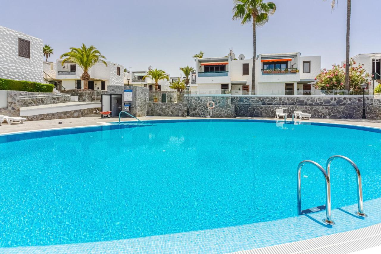 Apartment Apart America - 150 Meters From The Beach, Free Wi-Fi 아로나 외부 사진