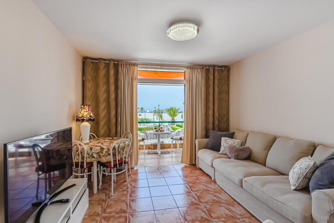 Apartment Apart America - 150 Meters From The Beach, Free Wi-Fi 아로나 외부 사진