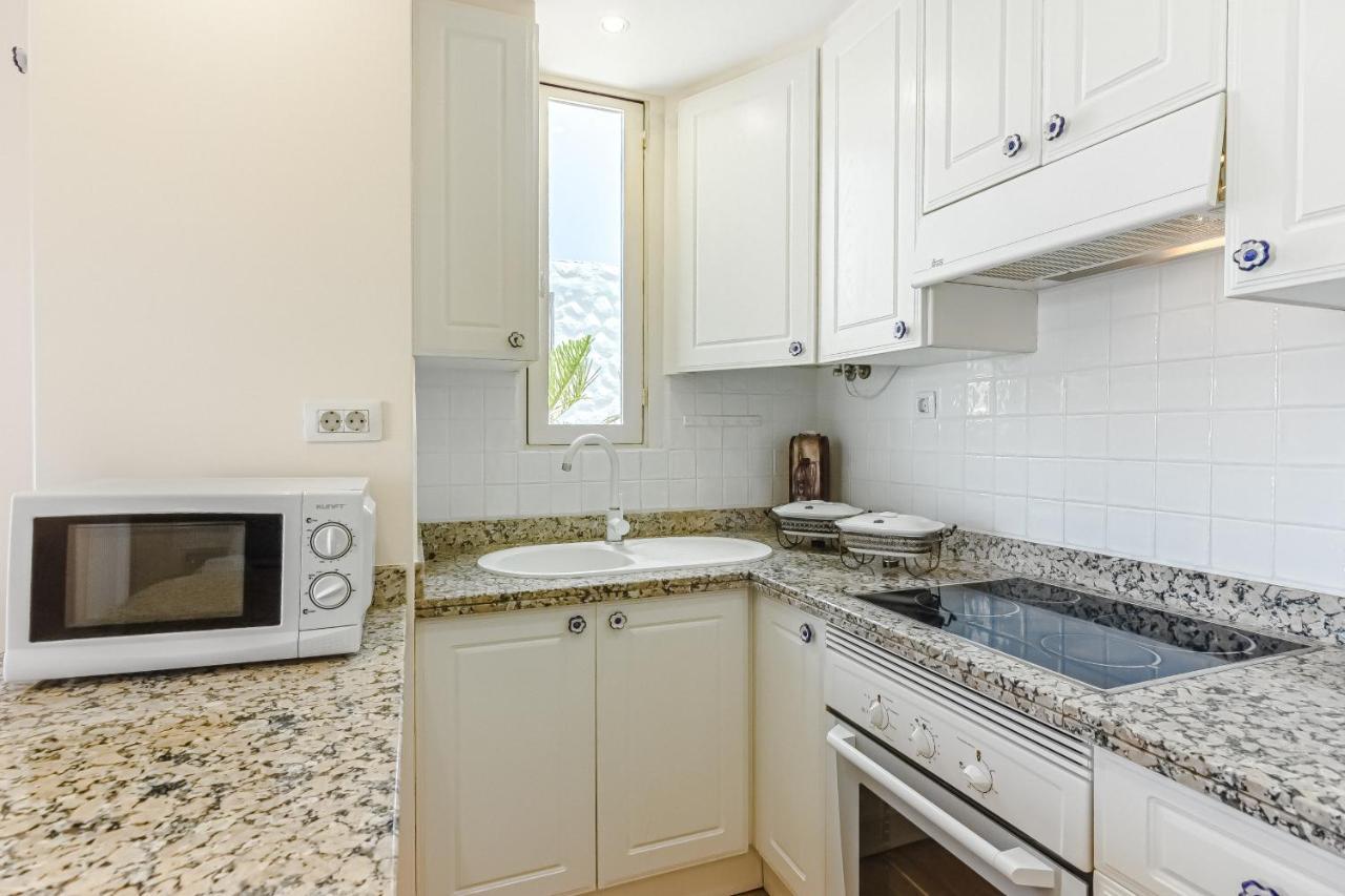 Apartment Apart America - 150 Meters From The Beach, Free Wi-Fi 아로나 외부 사진