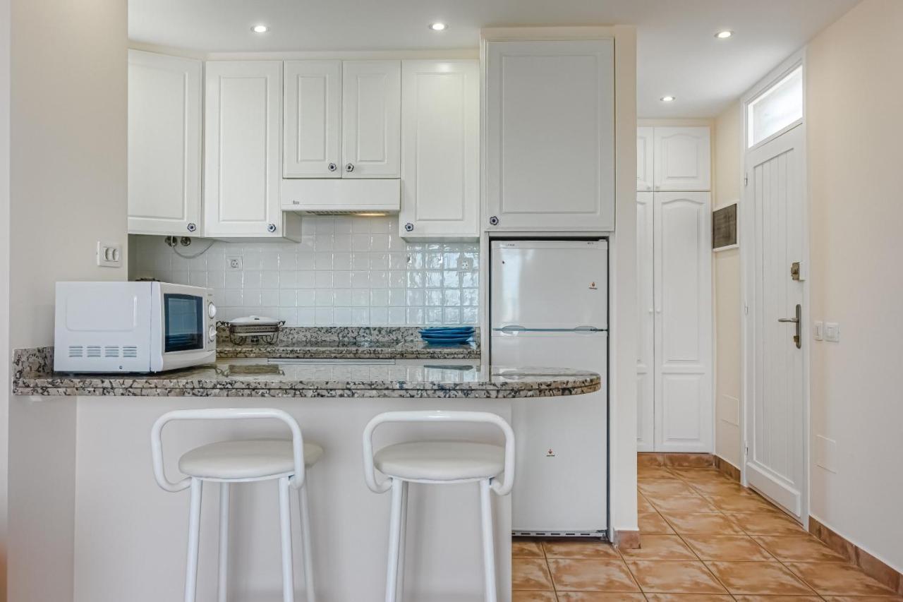 Apartment Apart America - 150 Meters From The Beach, Free Wi-Fi 아로나 외부 사진
